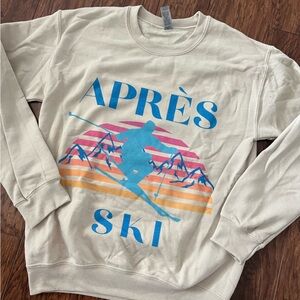 Gildan Cream and Blue Crewneck Sweater with Retro Mountain Design